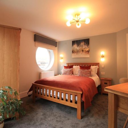 Streamside Apartments Yeovil Exterior foto