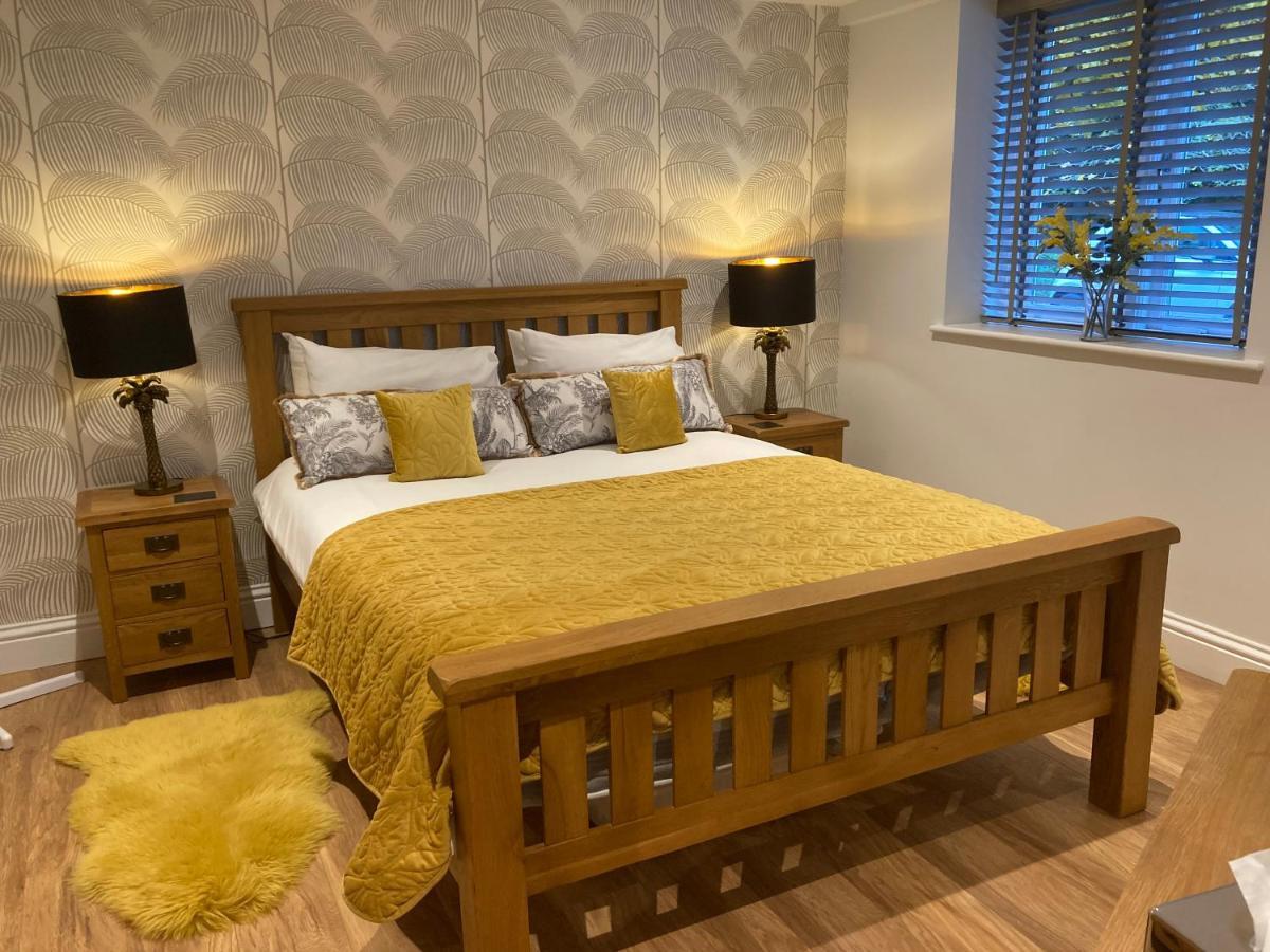 Streamside Apartments Yeovil Exterior foto